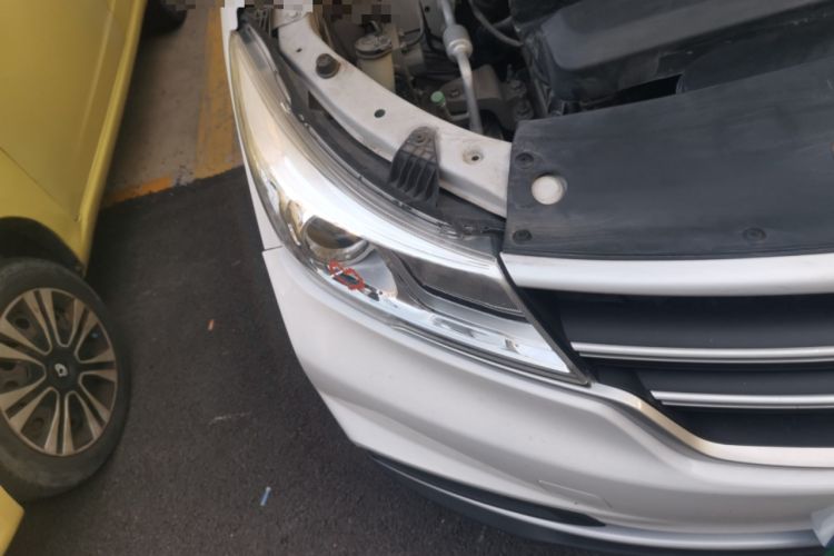 Used Baojun 730 2019 1.5L Manual Fashion Model 7-seater China VI Right Front Headlight