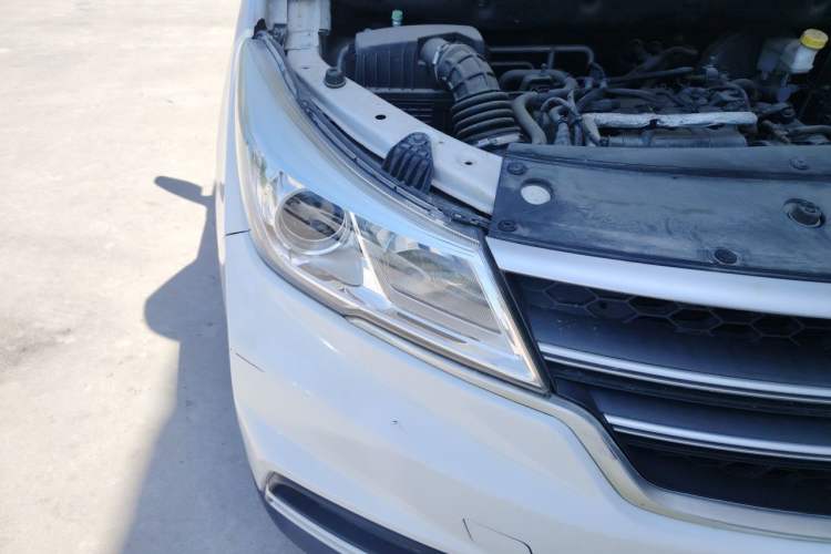 Used Baojun 730 2019 1.5T CVT Fashion Model 7 Seats China VI Emission Standard Right Front Headlight