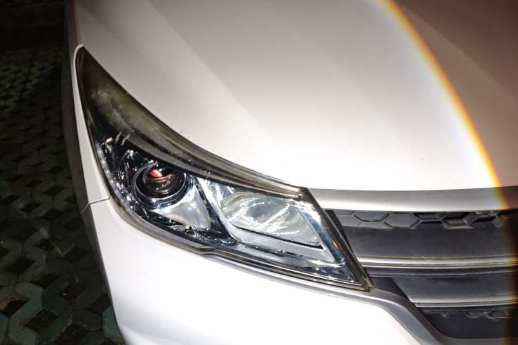 Used Baojun 730 2019 1.5L Manual Fashion Model 7-seater China VI Right Front Headlight