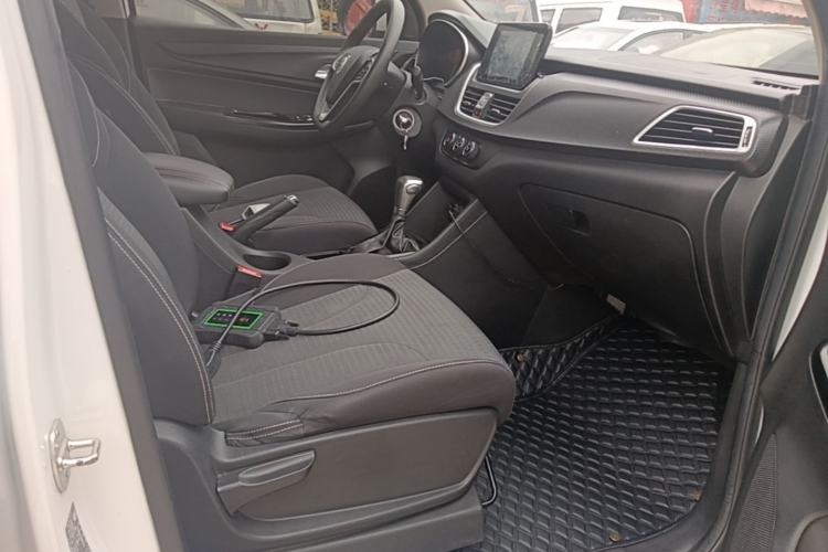 Used Baojun 730 2019 1.5T CVT Fashion Model 7 Seats China V Emission Standard Right Front Seat