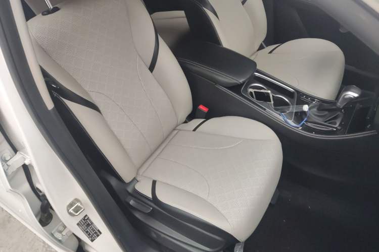 Used Baojun 730 2019 1.5T CVT Flagship Model 7 Seats China VI Emission Standard Right Front Seat