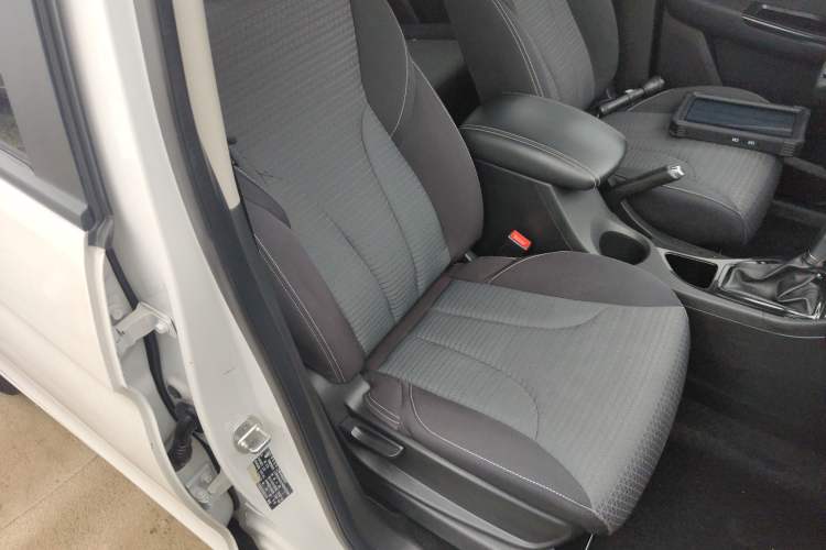 Used Baojun 730 2019 1.5T CVT Fashion Model 7 Seats China V Emission Standard Right Front Seat