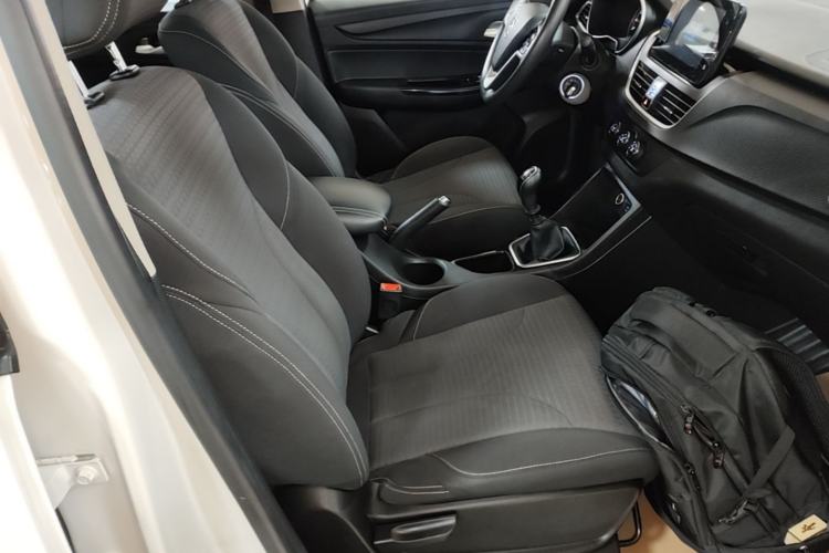 Used Baojun 730 2019 1.5T Manual Fashion Model 7-seater National V Right Front Seat