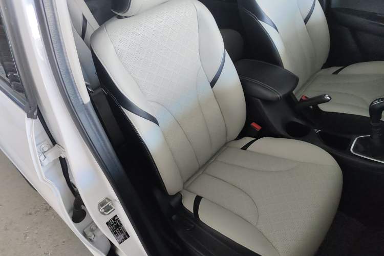 Used Baojun 730 2019 1.5T Manual Fashion Model 7-seater China VI Right Front Seat