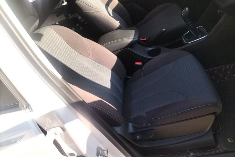 Used Baojun 730 2019 1.5L Manual Fashion Model 7-seater National V Right Front Seat