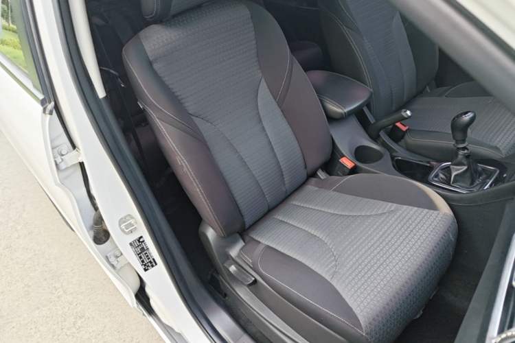 Used Baojun 730 2019 1.5L Manual Fashion Model 7-seater China VI Right Front Seat