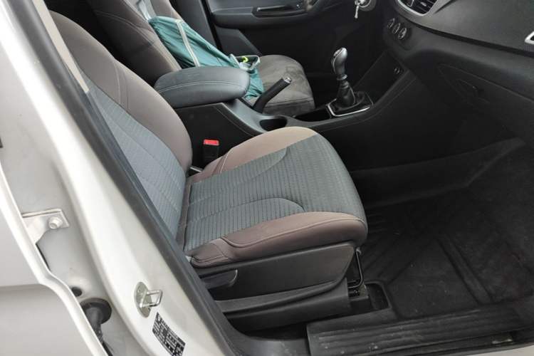 Used Baojun 730 2019 1.5L Manual Fashion Model 7-seater China VI Right Front Seat
