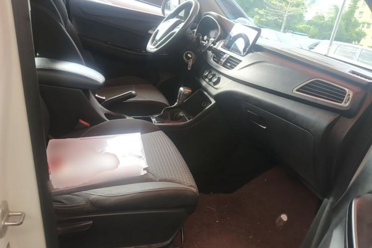 Used Baojun 730 2019 1.5T CVT Fashion Model 7 Seats China VI Emission Standard Right Front Seat