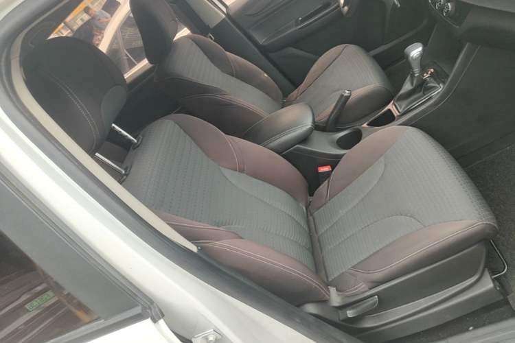 Used Baojun 730 2019 1.5T CVT Fashion Model 7 Seats China V Emission Standard Right Front Seat