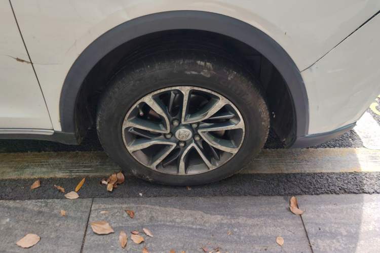 Used Baojun 730 2019 1.5T Manual Fashion Model 7-seater National V Right Front Wheel Hub