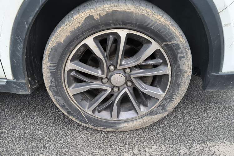 Used Baojun 730 2019 1.5T Manual Fashion Model 7-seater China VI Right Front Wheel Hub