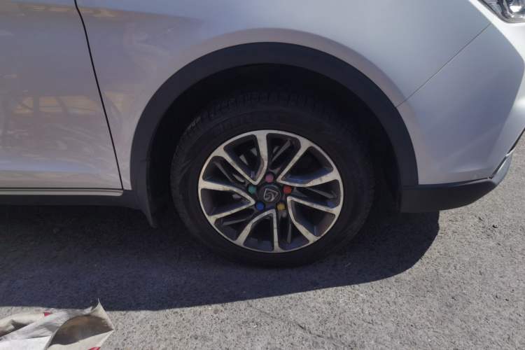 Used Baojun 730 2019 1.5L Manual Fashion Model 7-seater National V Right Front Wheel Hub