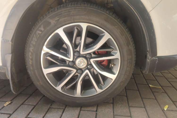 Used Baojun 730 2019 1.5T Manual Fashion Model 7-seater National V Right Front Wheel Hub