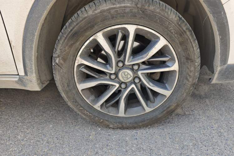 Used Baojun 730 2019 1.5T Manual Fashion Model 7-seater National V Right Front Wheel Hub