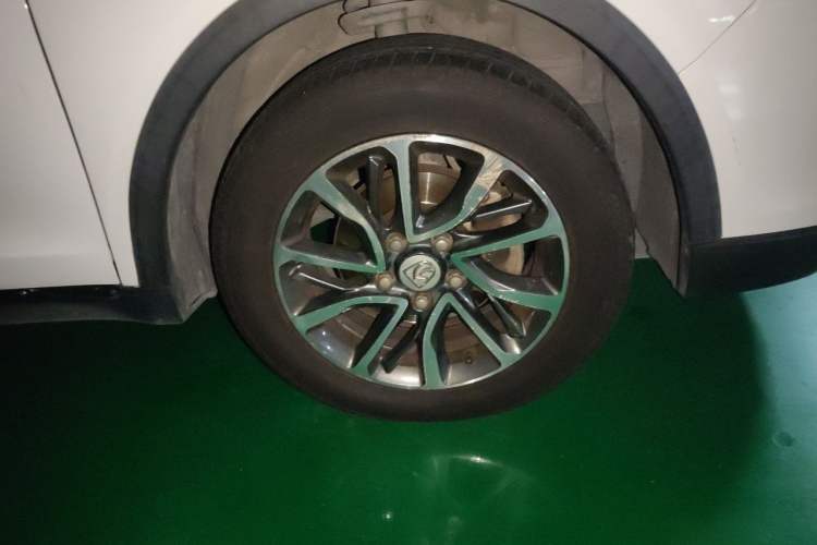 Used Baojun 730 2019 1.5T CVT Fashion Model 7 Seats China VI Emission Standard Right Front Wheel Hub