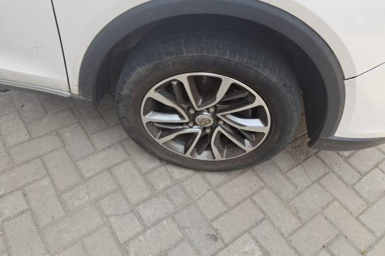 Used Baojun 730 2019 1.5L Manual Fashion Model 7-seater China VI Right Front Wheel Hub