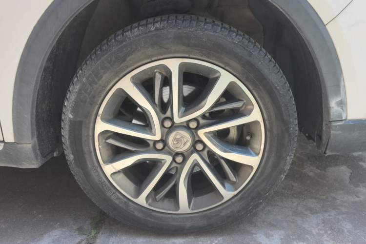 Used Baojun 730 2019 1.5L Manual Fashion Model 7-seater National V Right Front Wheel Hub