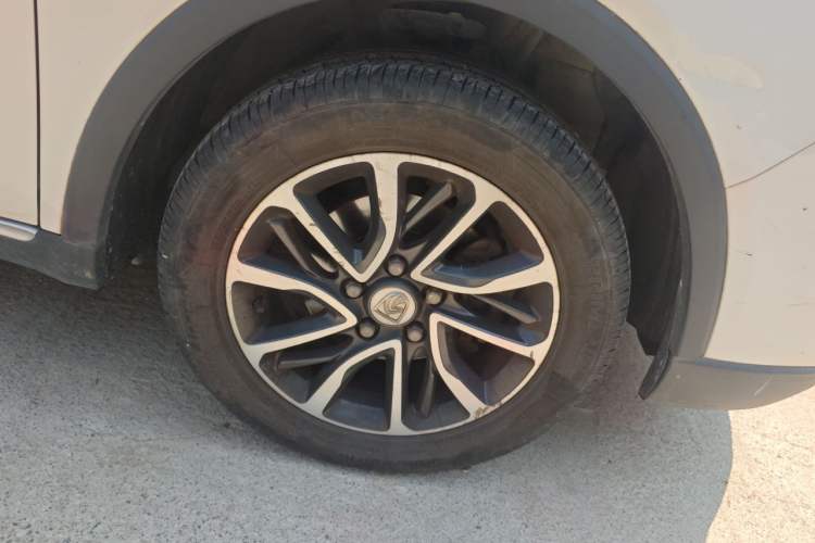 Used Baojun 730 2019 1.5L Manual Fashion Model 7-seater China VI Right Front Wheel Hub