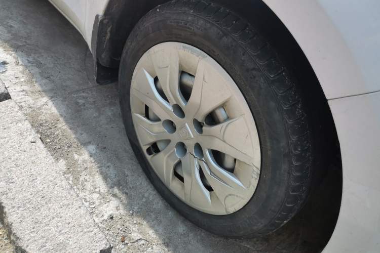 Used Baojun 730 2019 1.5L Manual Value Edition 7 Seats China VI Emission Standard Right Front Wheel Hub