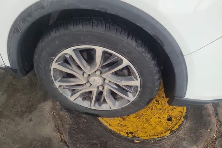 Used Baojun 730 2019 1.5L Manual Fashion Model 7-seater National V Right Front Wheel Hub