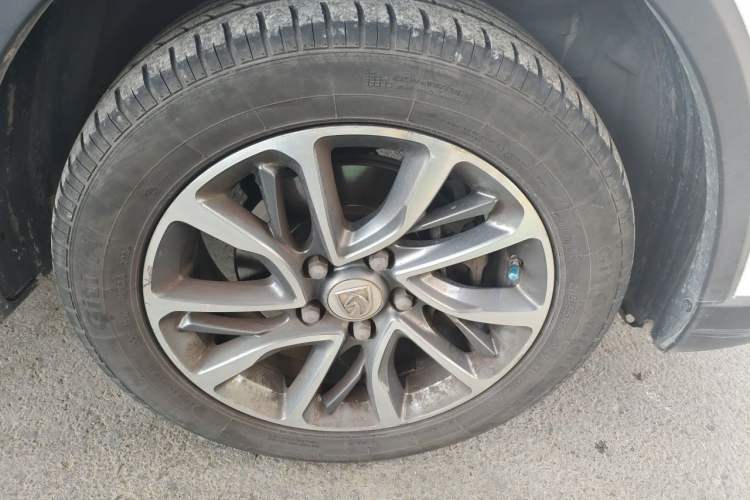 Used Baojun 730 2019 1.5L Manual Fashion Model 7-seater China VI Right Front Wheel Hub