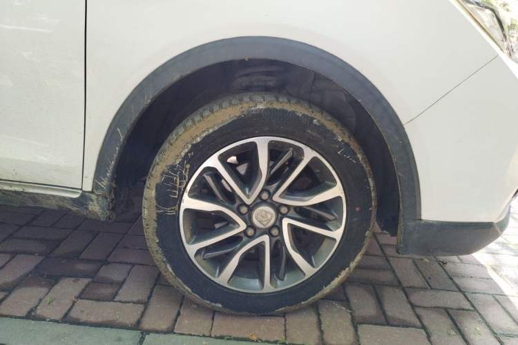 Used Baojun 730 2019 1.5T Manual Fashion Model 7-seater National V Right Front Wheel Hub
