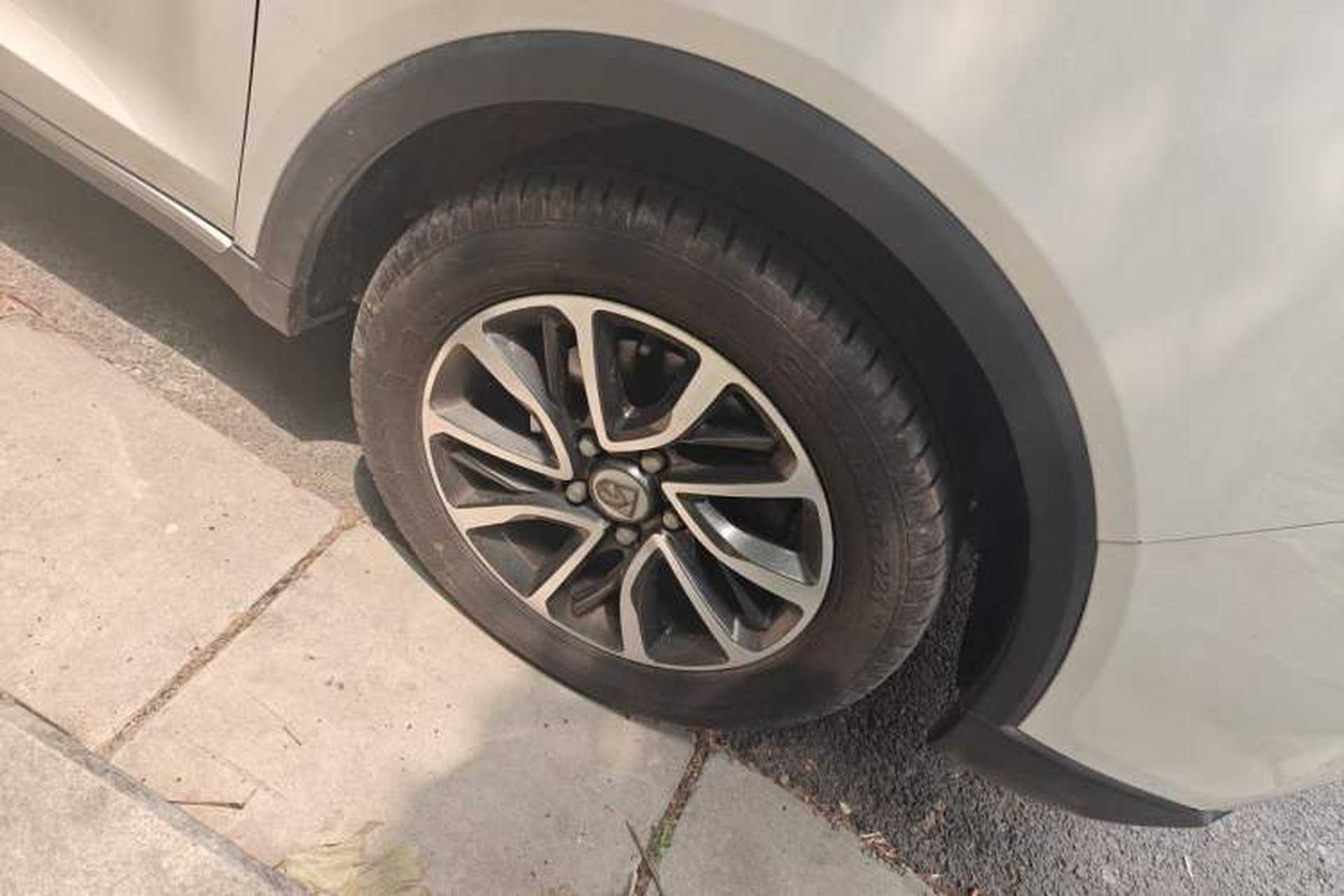 Used Baojun 730 2019 1.5L Manual Fashion Model 7-seater China VI Right Front Wheel Hub