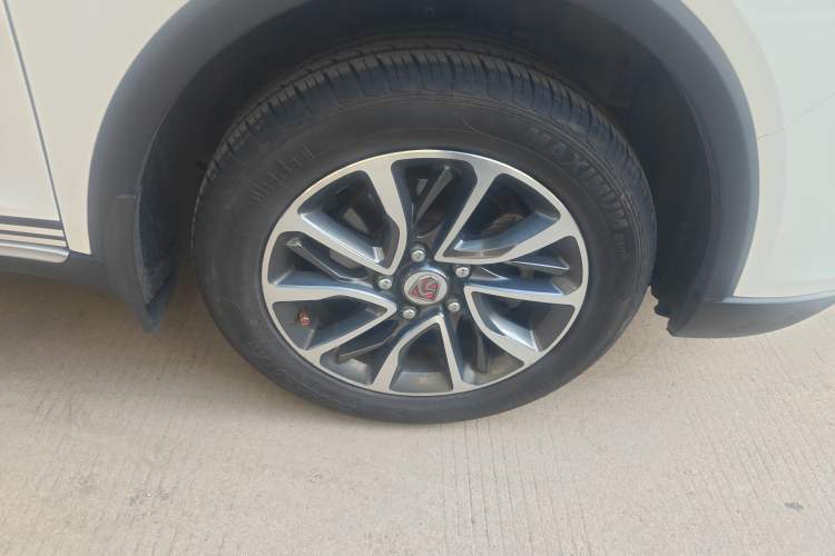 Used Baojun 730 2019 1.5T Manual Fashion Model 7-seater China VI Right Front Wheel Hub
