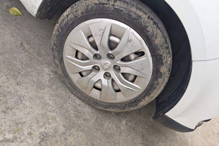 Used Baojun 730 2019 1.5L Manual Value Edition 7 Seats China VI Emission Standard Right Front Wheel Hub