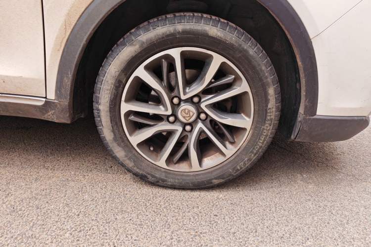 Used Baojun 730 2019 1.5L Manual Fashion Model 7-seater China VI Right Front Wheel Hub