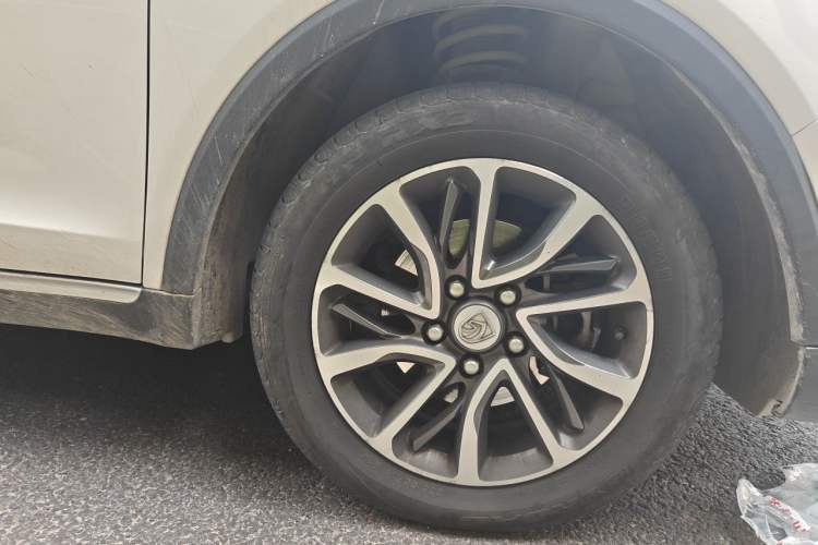 Used Baojun 730 2019 1.5L Manual Fashion Model 7-seater National V Right Front Wheel Hub