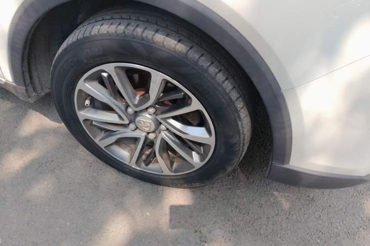 Used Baojun 730 2019 1.5L Manual Fashion Model 7-seater National V Right Front Wheel Hub