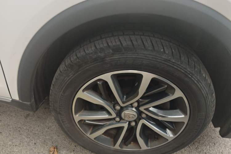 Used Baojun 730 2019 1.5L Manual Fashion Model 7-seater China VI Right Front Wheel Hub