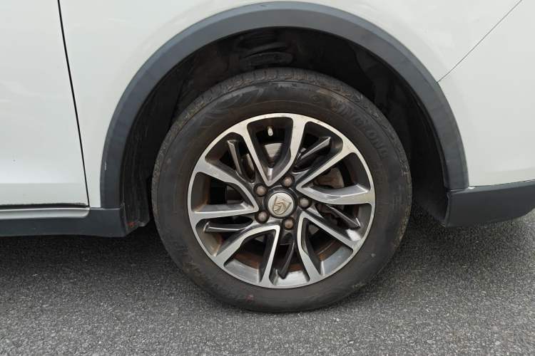 Used Baojun 730 2019 1.5T Manual Fashion Model 7-seater National V Right Front Wheel Hub