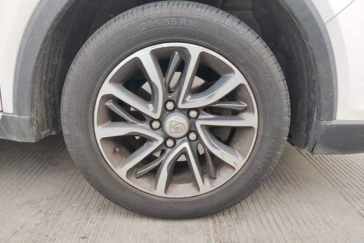 Used Baojun 730 2019 1.5L Manual Fashion Model 7-seater National V Right Front Wheel Hub