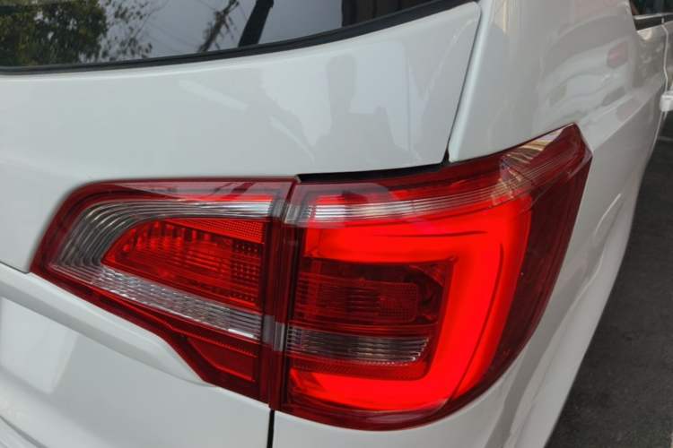 Used Baojun 730 2019 1.5L Manual Value Edition 7 Seats China VI Emission Standard Right Rear Taillight