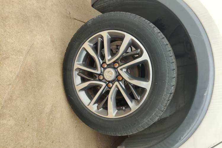 Used Baojun 730 2019 1.5T CVT Fashion Model 7 Seats China V Emission Standard Right Rear Wheel Hub