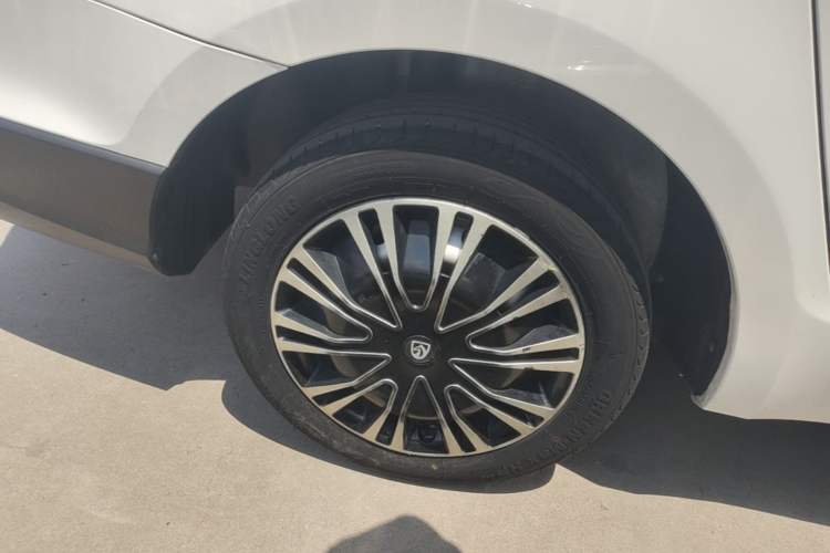 Used Baojun 730 2019 1.5L Manual Value Edition 7 Seats China VI Emission Standard Right Rear Wheel Hub