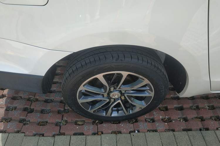 Used Baojun 730 2019 1.5L Manual Value Edition 7 Seats China VI Emission Standard Right Rear Wheel Hub