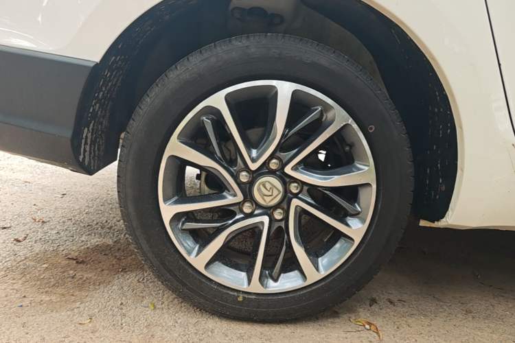 Used Baojun 730 2019 1.5L Manual Value Edition 7 Seats China VI Emission Standard Right Rear Wheel Hub