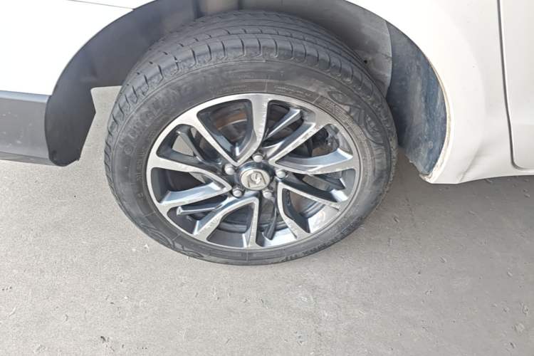 Used Baojun 730 2019 1.5L Manual Value Edition 7 Seats China VI Emission Standard Right Rear Wheel Hub