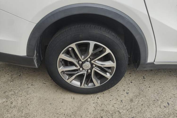 Used Baojun 730 2019 1.5T CVT Fashion Model 7 Seats China V Emission Standard Right Rear Wheel Hub