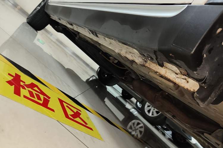 Used Baojun 730 2019 1.5T Manual Fashion Model 7-seater National V Right Side Sill
