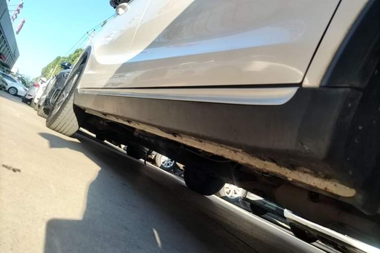 Used Baojun 730 2019 1.5L Manual Fashion Model 7-seater National V Right Side Sill