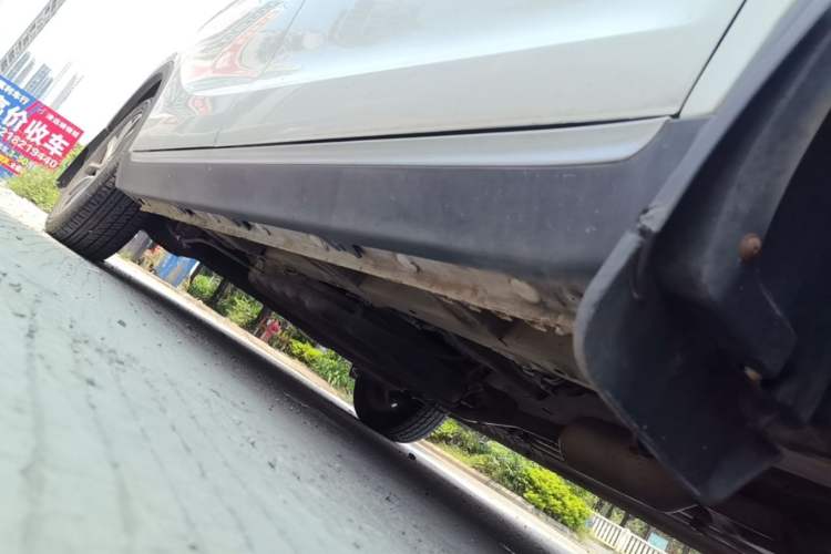 Used Baojun 730 2019 1.5L Manual Fashion Model 7-seater China VI Right Side Sill