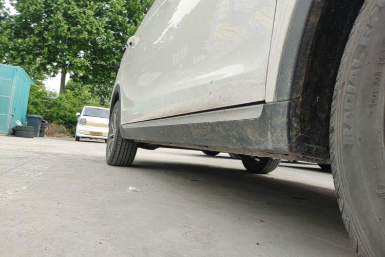 Used Baojun 730 2019 1.5T CVT Fashion Model 7 Seats China V Emission Standard Right Side Sill