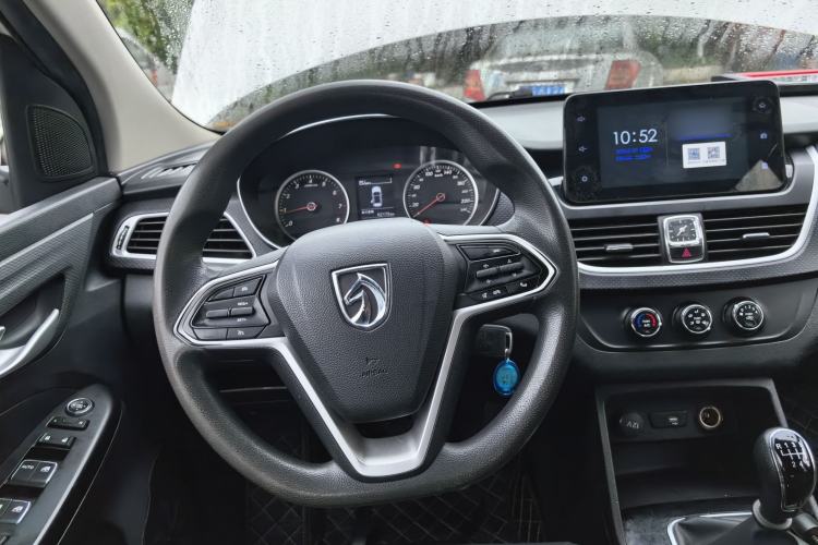 Used Baojun 730 2019 1.5T Manual Fashion Model 7-seater China VI Steering Wheel
