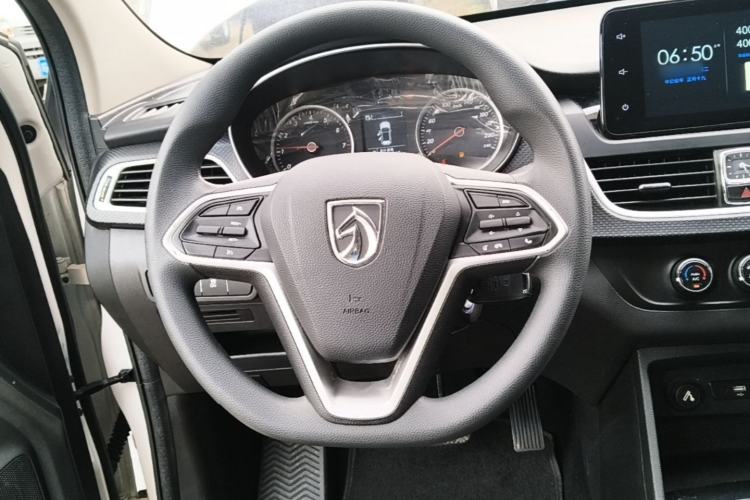 Used Baojun 730 2019 1.5T CVT Fashion Model 7 Seats China VI Emission Standard Steering Wheel