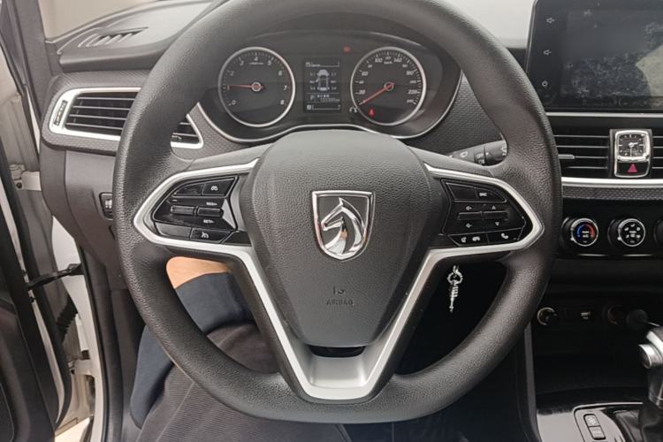 Used Baojun 730 2019 1.5T CVT Fashion Model 7 Seats China V Emission Standard Steering Wheel