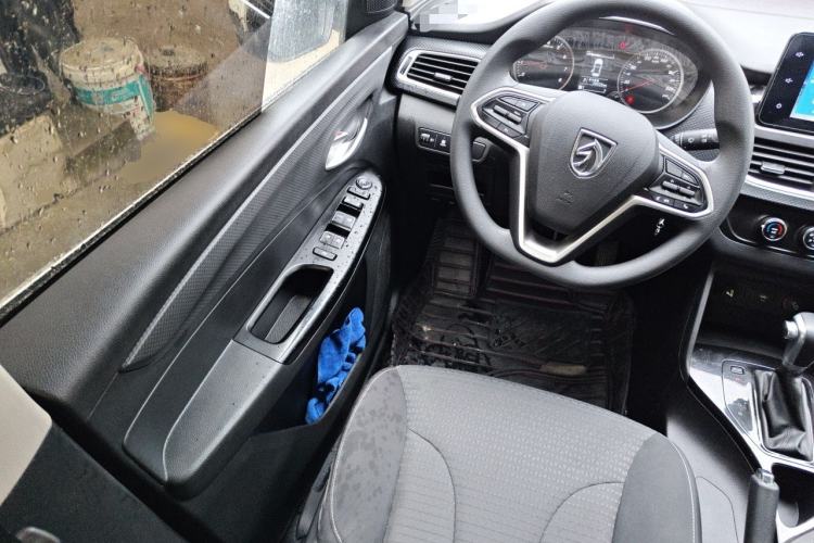 Used Baojun 730 2019 1.5T CVT Fashion Model 7 Seats China VI Emission Standard Steering Wheel